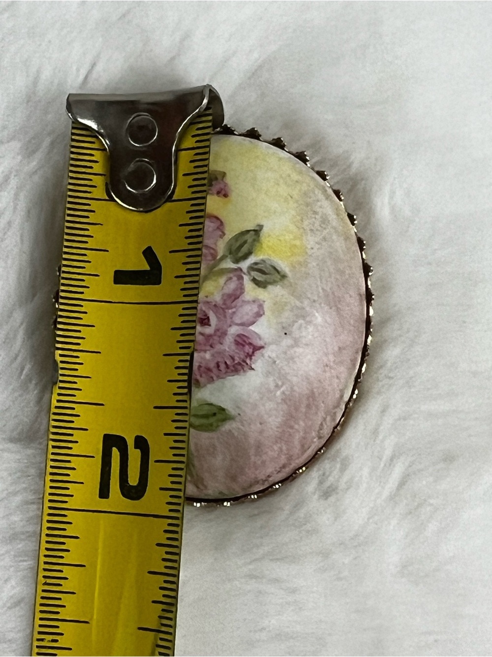 Vintage 1950s Hand-Painted Porcelain Rose Brooch - Gold Tone Floral Pin - Picture 7 of 8